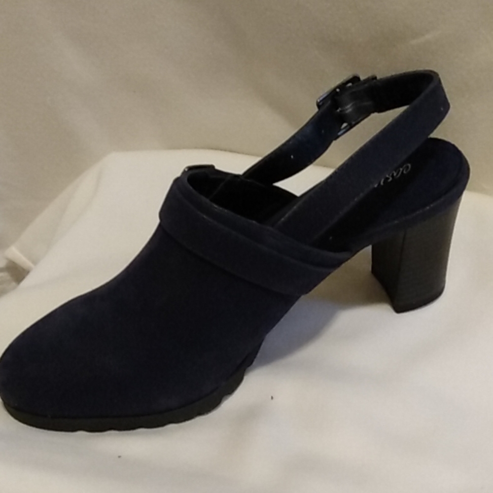 Shoes - Picture 4 of 4